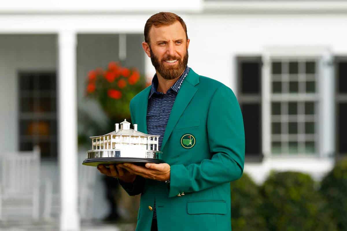 dustin johnson co najdete v golfovem bagu jednoho z nejlepsich profesionalnich hracu golfu