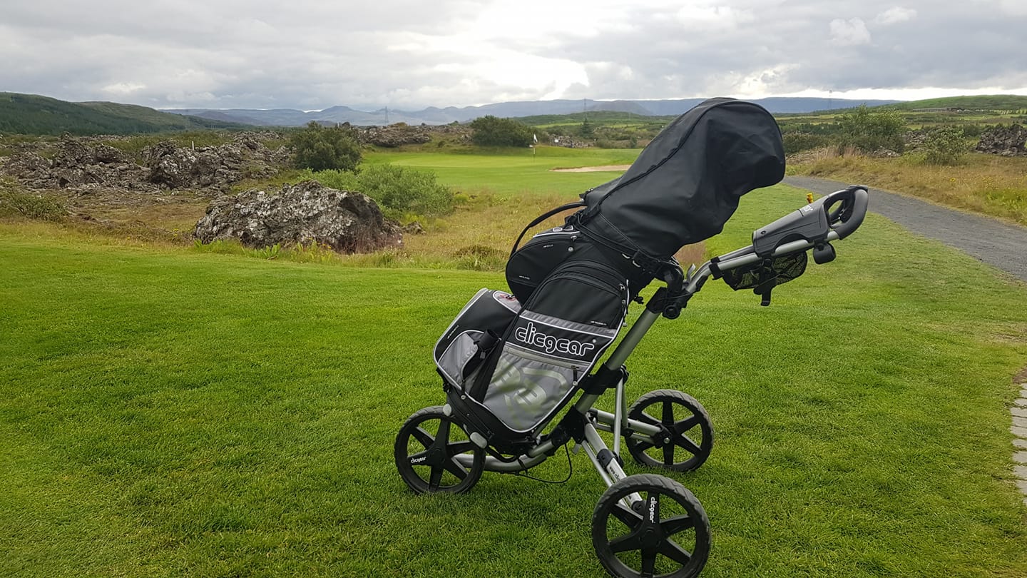 Golfový vozík – dvoukolový, trojkolový a nebo snad elektrický? Jaký vozík si vybrat?