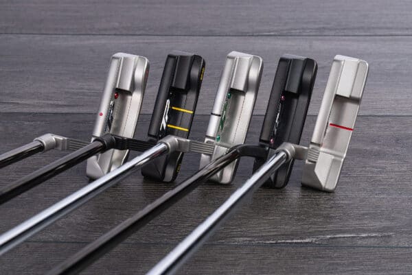 jaký putter hraje collin morikawa od firmy taylormade