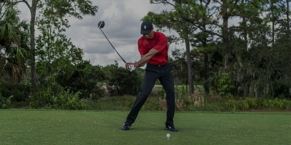s jakymi holemi hraje nejpopularnejsi golfista sveta tiger woods jake golfove vybaveni pouziva