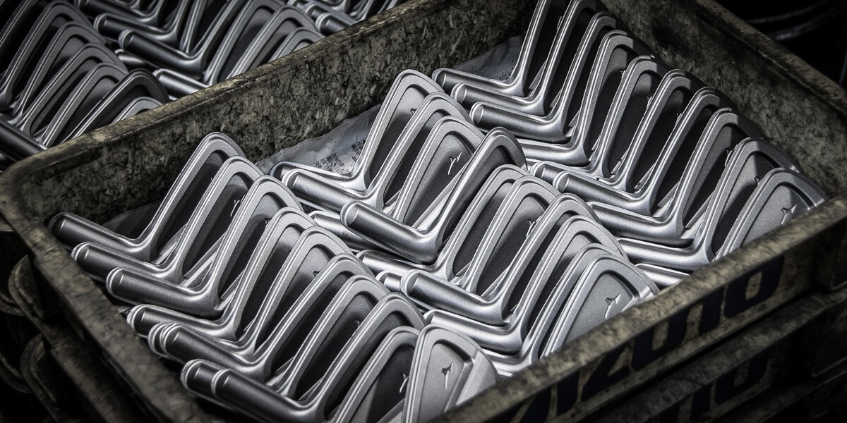 mizuno-golf-zimola-vesture-slavena-sporta-uznemuma-golfa-pirmsakumi