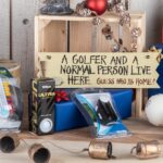 Golfa dāvanu komplekts - 3 iepakojumi Wilson Ultra Distance golfa bumbiņu, tee bar, kabatas nazis, koka plāksnīte